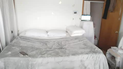 Snapshot of adorable22 chatting on 07-27-26, 01:07 adorable22 online show from 07-27-26, 01:07