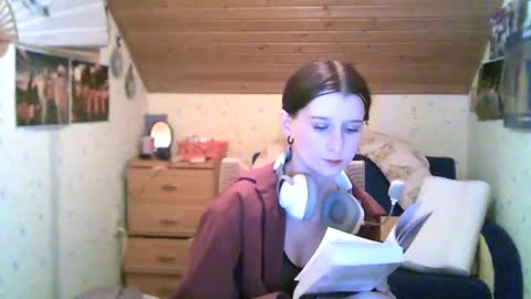Snapshot of adorable_sparkle chatting on 02-19-25, 04:22 adorable_sparkle online show from 02-19-25, 04:22
