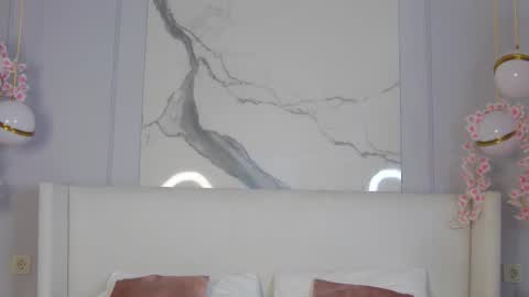 adoracortes online show from 09-19-25, 05:09