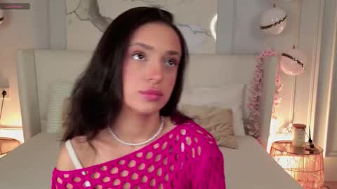 adoracortes online show from 11-29-25, 05:10