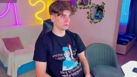 Snapshot of adrean_sofi chatting on 01-19-25, 01:33 adrean_sofi online show from 01-19-25, 01:33