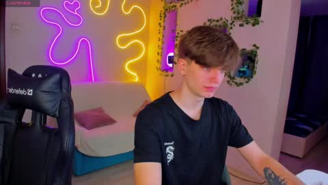 Snapshot of adrean_sofi chatting on 01-21-25, 05:20 adrean_sofi online show from 01-21-25, 05:20