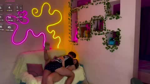 Snapshot of adrean_sofi chatting on 02-14-25, 10:14 adrean_sofi online show from 02-14-25, 10:14