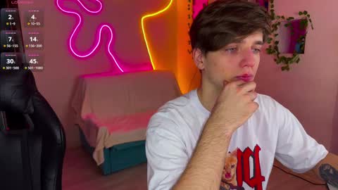 Snapshot of adrean_sofi chatting on 03-04-25, 01:28 adrean_sofi online show from 03-04-25, 01:28