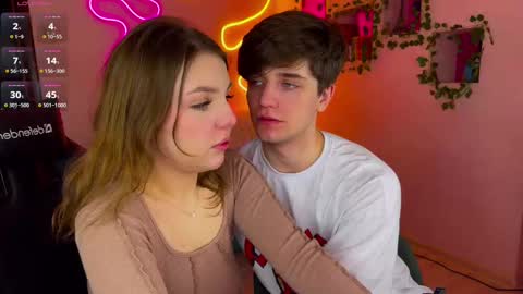 Snapshot of adrean_sofi chatting on 03-06-25, 03:13 adrean_sofi online show from 03-06-25, 03:13