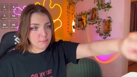 Snapshot of adrean_sofi chatting on 10-06-25, 08:01 adrean_sofi online show from 10-06-25, 08:01