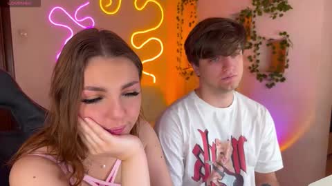 Snapshot of adrean_sofi chatting on 10-19-25, 11:22 adrean_sofi online show from 10-19-25, 11:22