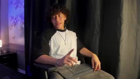 Snapshot of adrian_black86306 chatting on 07-18-26, 03:33 Adrian online show from 07-18-26, 03:33