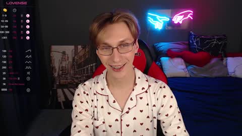 Snapshot of adrian_di chatting on 01-28-25, 04:30 Adrian online show from 01-28-25, 04:30