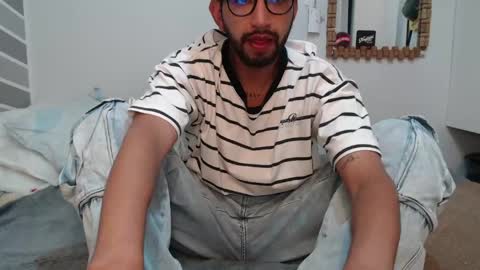 Snapshot of adrian_falcon chatting on 05-06-26, 04:41 Adrian Falcon online show from 05-06-26, 04:41