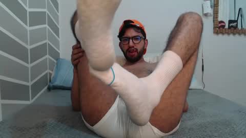 Snapshot of adrian_falcon chatting on 05-07-26, 05:24 Adrian Falcon online show from 05-07-26, 05:24
