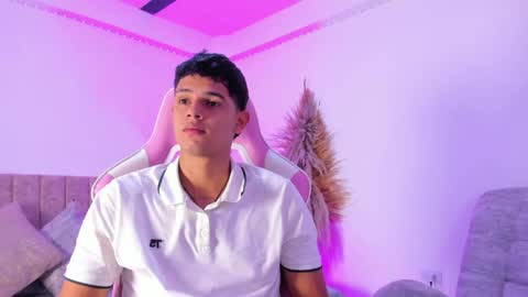ADRIAN online show from 05-17-26, 06:37