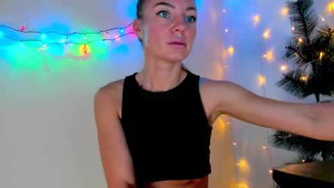 Snapshot of adriana_coy_ chatting on 12-22-24, 10:28 Adriana online show from 12-22-24, 10:28