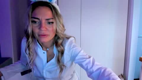 Snapshot of adriana_coy_ chatting on 12-26-24, 01:18 Adriana online show from 12-26-24, 01:18