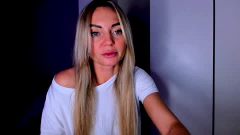 Snapshot of adriana_coy_ chatting on 01-06-25, 06:31 Adriana online show from 01-06-25, 06:31