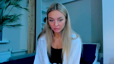 Snapshot of adriana_coy_ chatting on 02-01-25, 02:13 Adriana online show from 02-01-25, 02:13