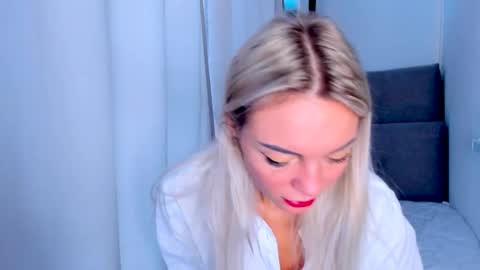 Snapshot of adriana_coy_ chatting on 02-09-25, 08:11 Adriana online show from 02-09-25, 08:11