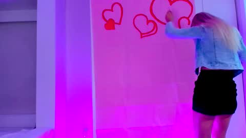 Snapshot of adriana_coy_ chatting on 02-13-25, 06:05 Adriana online show from 02-13-25, 06:05