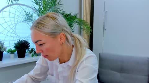 Snapshot of adriana_coy_ chatting on 09-29-25, 06:29 Adriana online show from 09-29-25, 06:29