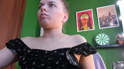 Snapshot of adriana_moretti chatting on 05-21-26, 02:02 Liza online show from 05-21-26, 02:02