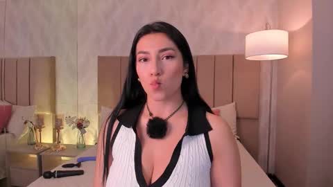 adrianaaaa111 online show from 01-18-26, 01:42