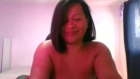 Snapshot of adrianagogo18 chatting on 10-18-25, 01:01 adrianagogo18 online show from 10-18-25, 01:01