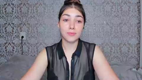 Snapshot of adrianakuiper chatting on 07-14-26, 09:53 Adriana online show from 07-14-26, 09:53