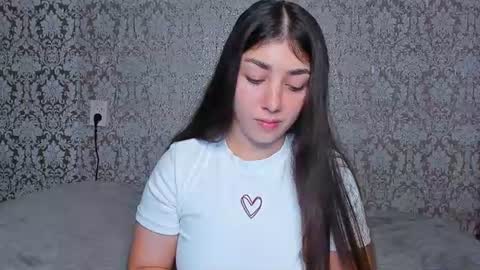Snapshot of adrianakuiper chatting on 07-26-26, 07:10 Adriana online show from 07-26-26, 07:10