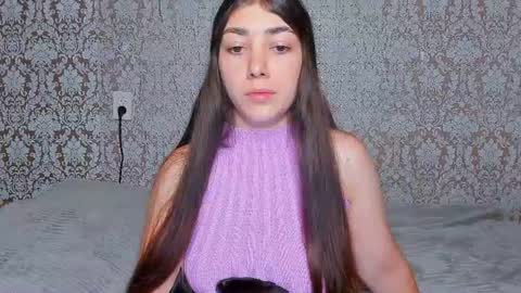 Snapshot of adrianakuiper chatting on 07-28-26, 07:39 Adriana online show from 07-28-26, 07:39