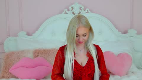 Snapshot of adrianarockefeller chatting on 04-10-26, 04:23 Adriana Rockefeller online show from 04-10-26, 04:23