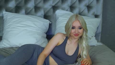 Snapshot of adrianarockefeller chatting on 04-16-26, 04:52 Adriana Rockefeller online show from 04-16-26, 04:52