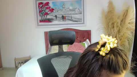 Snapshot of adrianatorres_ chatting on 12-18-25, 05:19 Adriana online show from 12-18-25, 05:19