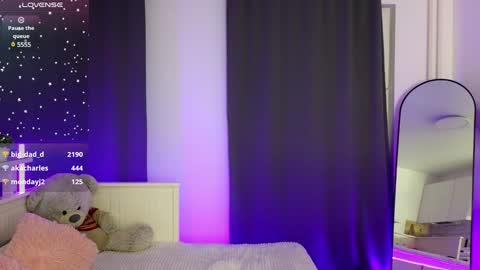 adrianawow1 online show from 02-26-25, 12:27