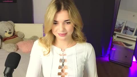 adrianawow1 online show from 03-07-25, 09:27