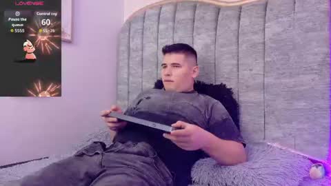 Adrian online show from 07-31-26, 05:18