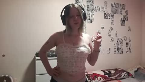 Snapshot of adriannamalango chatting on 07-01-26, 04:40 Sofa online show from 07-01-26, 04:40