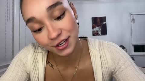 Snapshot of adriannarodriguez chatting on 02-08-25, 02:47 Adrianna  online show from 02-08-25, 02:47