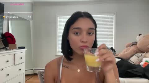 Snapshot of adriannarodriguez chatting on 10-12-25, 05:01 Adrianna  online show from 10-12-25, 05:01