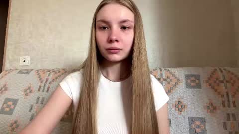 Snapshot of adriannemuldowney chatting on 08-08-26, 06:48 Caroline online show from 08-08-26, 06:48