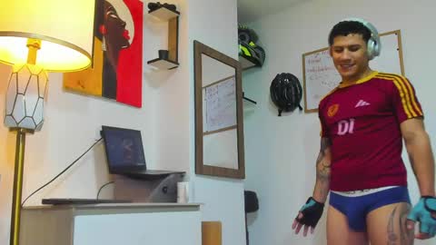 Adrian online show from 04-23-26, 09:39