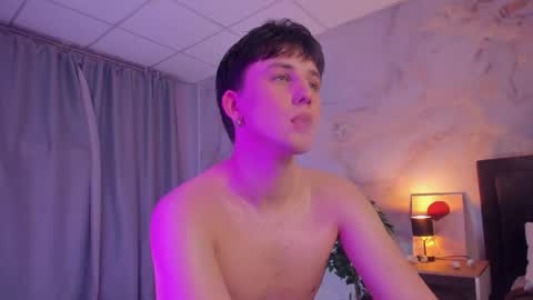 adrianoaubert online show from 10-25-25, 04:13