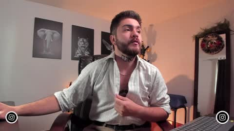 Snapshot of adrianwilliams_ chatting on 01-06-25, 10:05 Adrian Williams online show from 01-06-25, 10:05