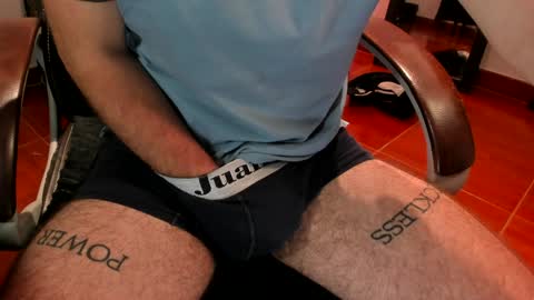 Snapshot of adrianwilliams_ chatting on 01-30-25, 08:10 Adrian Williams online show from 01-30-25, 08:10