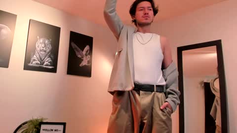 Snapshot of adrianwilliams_ chatting on 02-01-25, 12:29 Adrian Williams online show from 02-01-25, 12:29