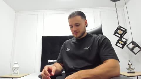 Adrein Roche online show from 10-04-25, 11:36