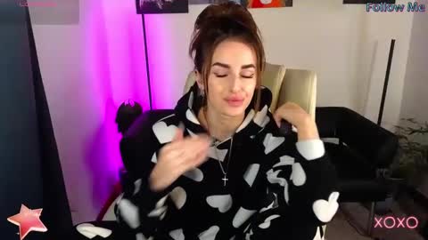 Snapshot of adrihanna chatting on 03-11-25, 04:51 Adriana online show from 03-11-25, 04:51