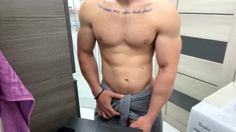 Snapshot of advp69 chatting on 05-20-26, 05:13 Mrrfitt online show from 05-20-26, 05:13