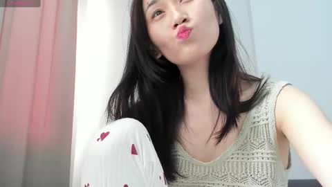 Snapshot of ae_nie chatting on 02-22-25, 09:23 Aenie online show from 02-22-25, 09:23