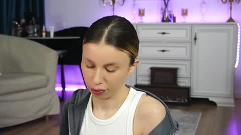 Aelia online show from 01-15-26, 05:56