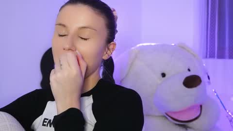 Aelia online show from 02-25-26, 06:17